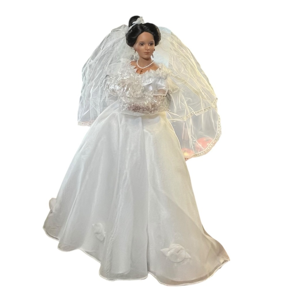 Ashton-Drake Bride Doll White Roses by Bill Hanson 20" Porcelain Wedding Doll